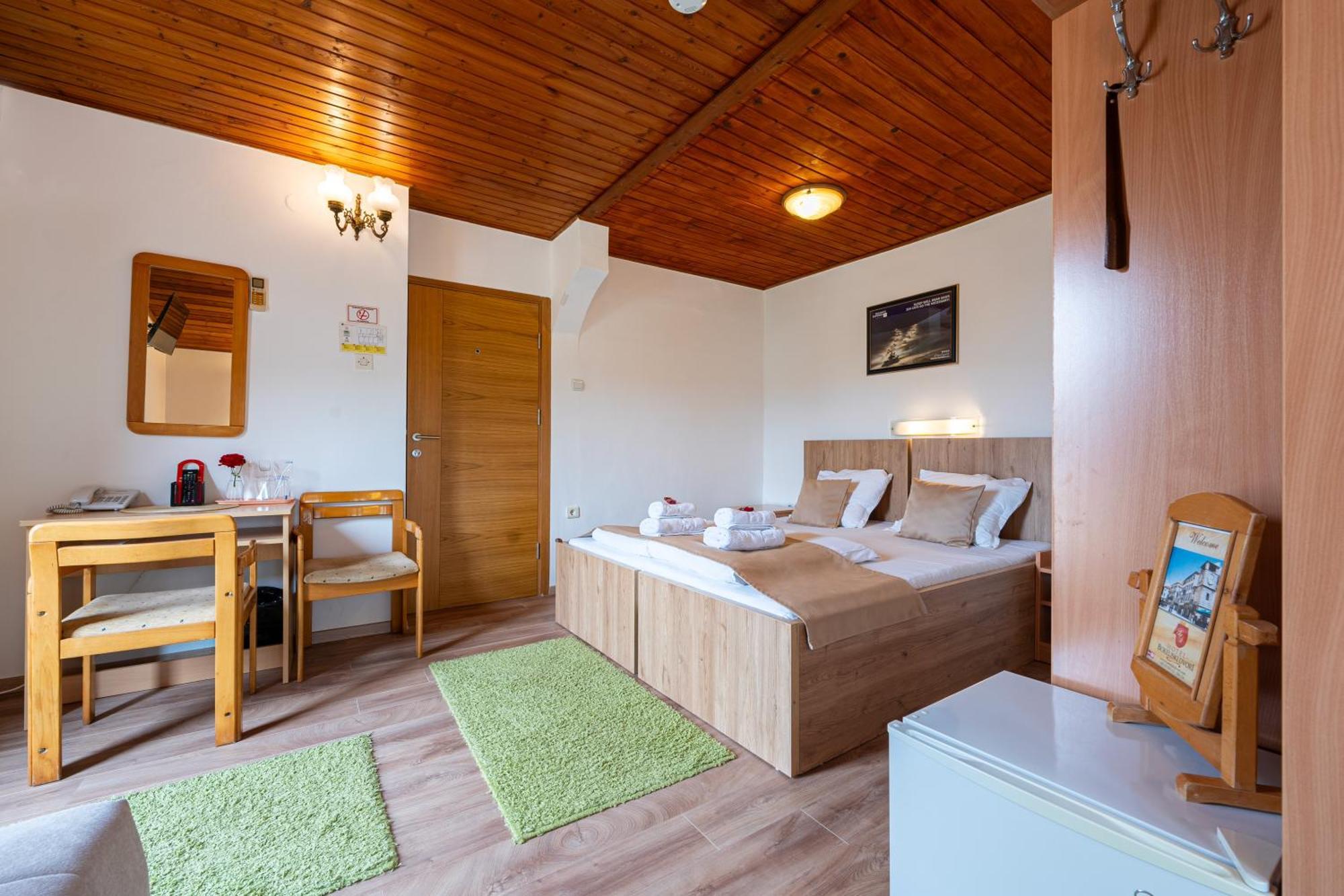 Hotel Bokeljski Dvori Котор Экстерьер фото