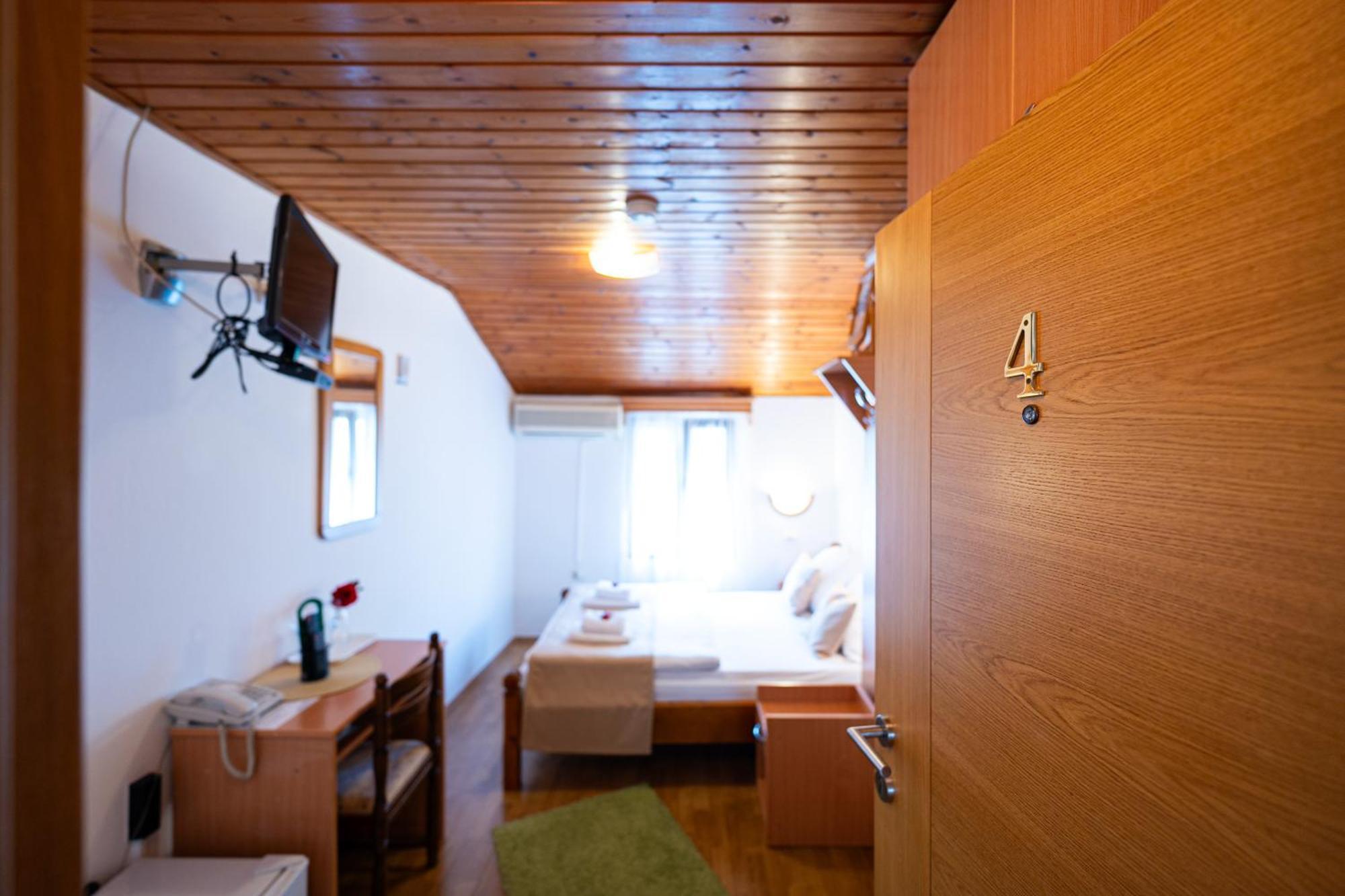 Hotel Bokeljski Dvori Котор Номер фото