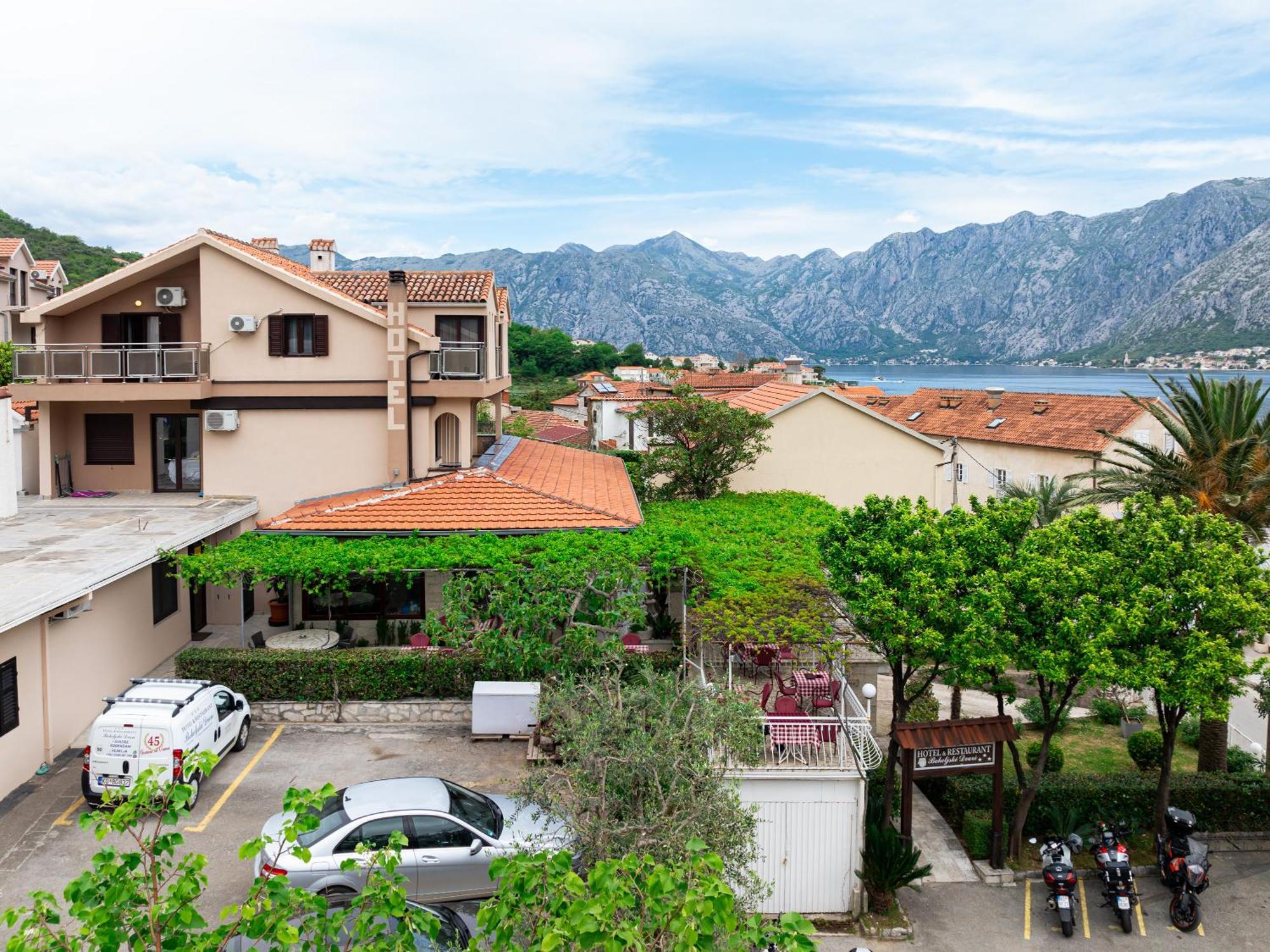 Hotel Bokeljski Dvori Котор Экстерьер фото