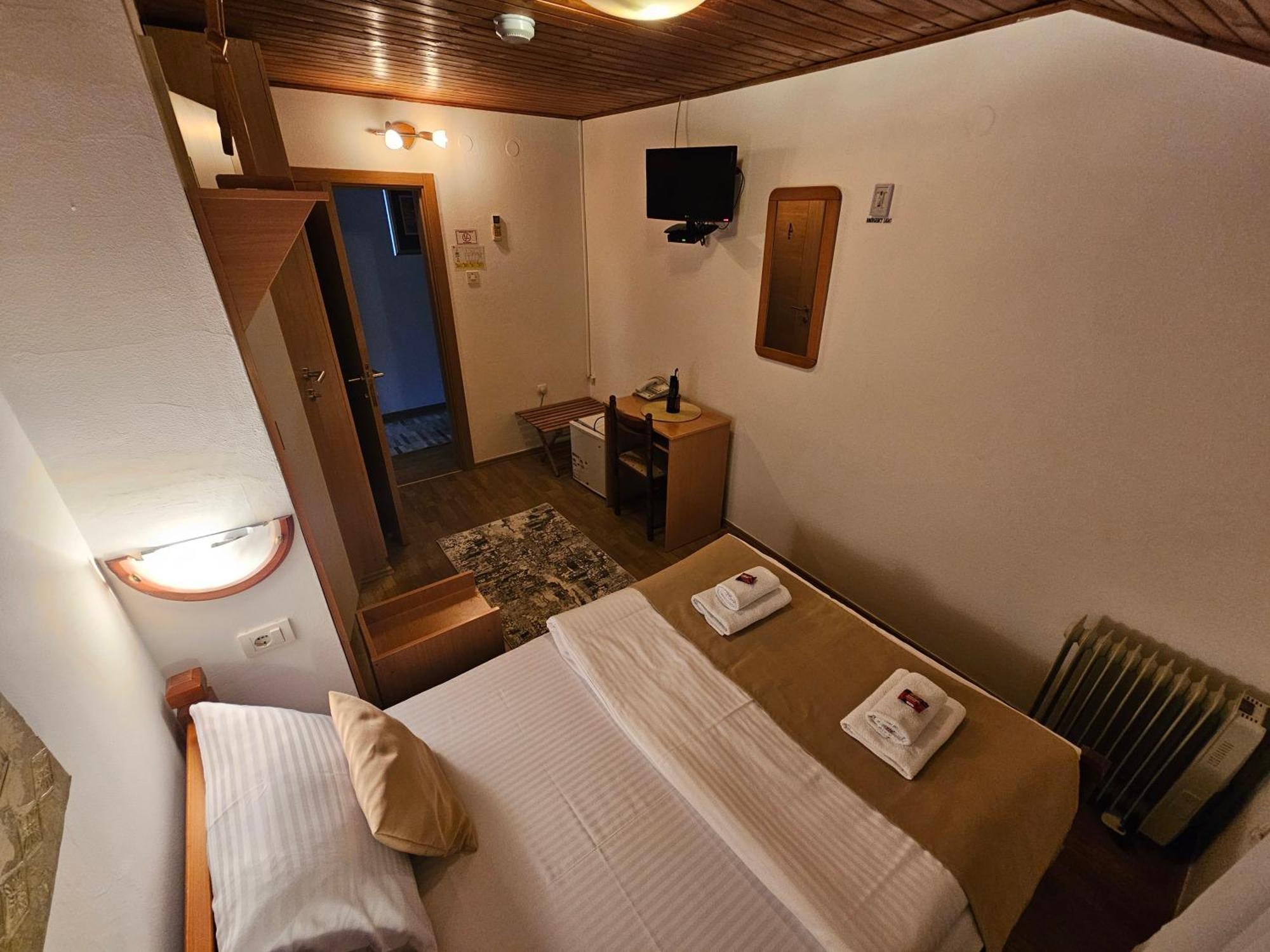 Hotel Bokeljski Dvori Котор Экстерьер фото