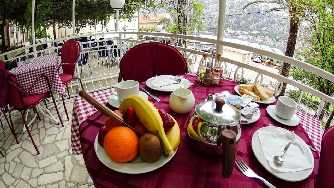 Hotel Bokeljski Dvori Котор Экстерьер фото